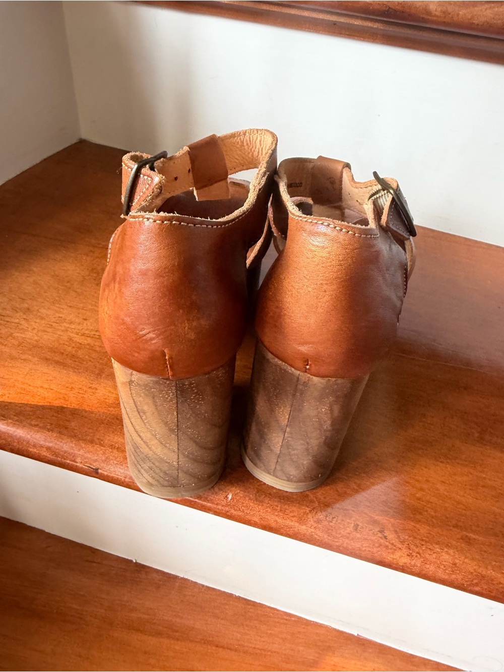 Bed|Stu Leather T-Strap Heeled Sandals Cognac Brown Size 9 NWO BoxMade in Mexico - Picture 2 of 4